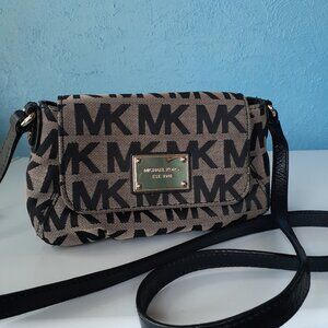 Michael Kors signature wallet/cell phone shoulder bag  with snap close